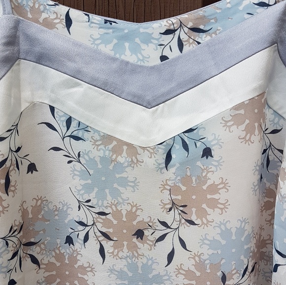 2 for 30 foral top - Picture 3 of 4